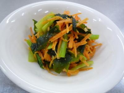 人参とほうれん草のわかめ入りナムル