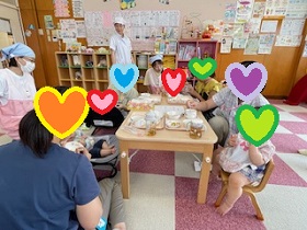 試食中のの写真