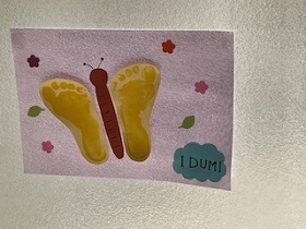 足形で制作したちょうちょの写真