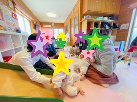 室内の様子の全体写真