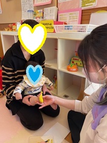 足形を取る写真3