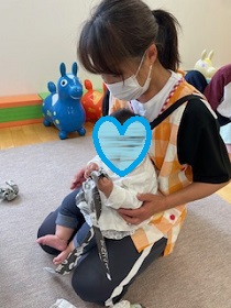 新聞紙遊びの写真3