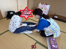仕上げ磨きの練習の写真