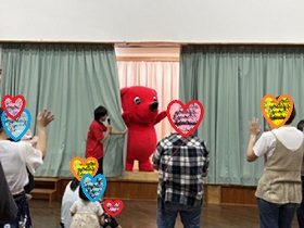 チーバくんとバイバイする写真