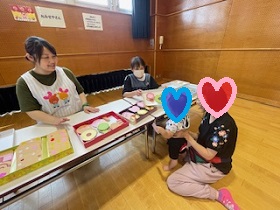 お店屋さんごっこの様子