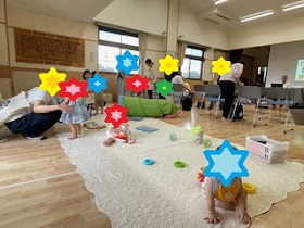 講演前の集まりの写真