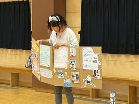 親子ヨガについて説明の写真