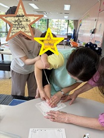 足形を取る写真