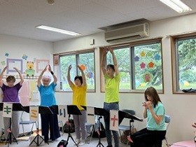 大きな栗の木の下で