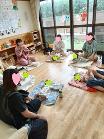 自己紹介をする親子2