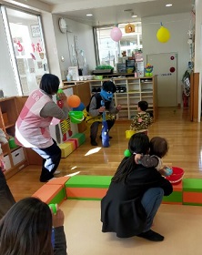 鬼に近づくこども