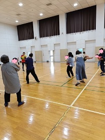 ぶんぶん振り回す親子体操