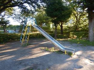 池の上第二児童公園　滑り台