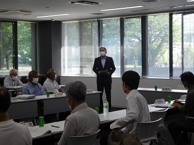 環境審議会でのあいさつの様子