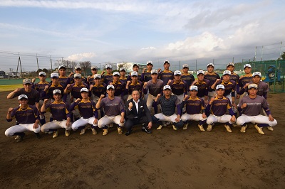 春の選抜高校野球に出場される野球部の皆さんと記念撮影