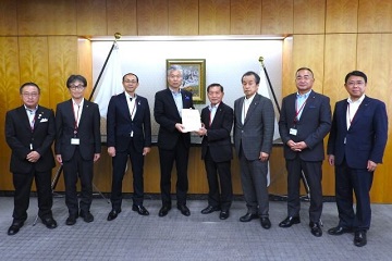 要請活動の際の記念撮影