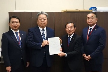 要請活動の際の記念撮影