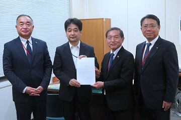 要請活動の際の記念撮影