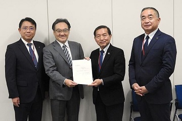要請活動の際の記念撮影
