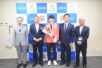 表敬訪問の際の記念撮影