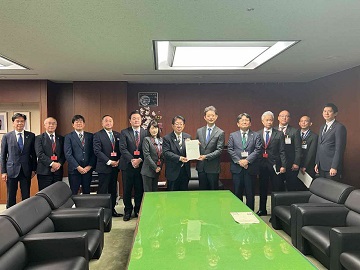 国土交通大臣への要望活動の際の記念撮影
