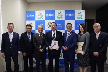 白井ロータリークラブ目録贈呈